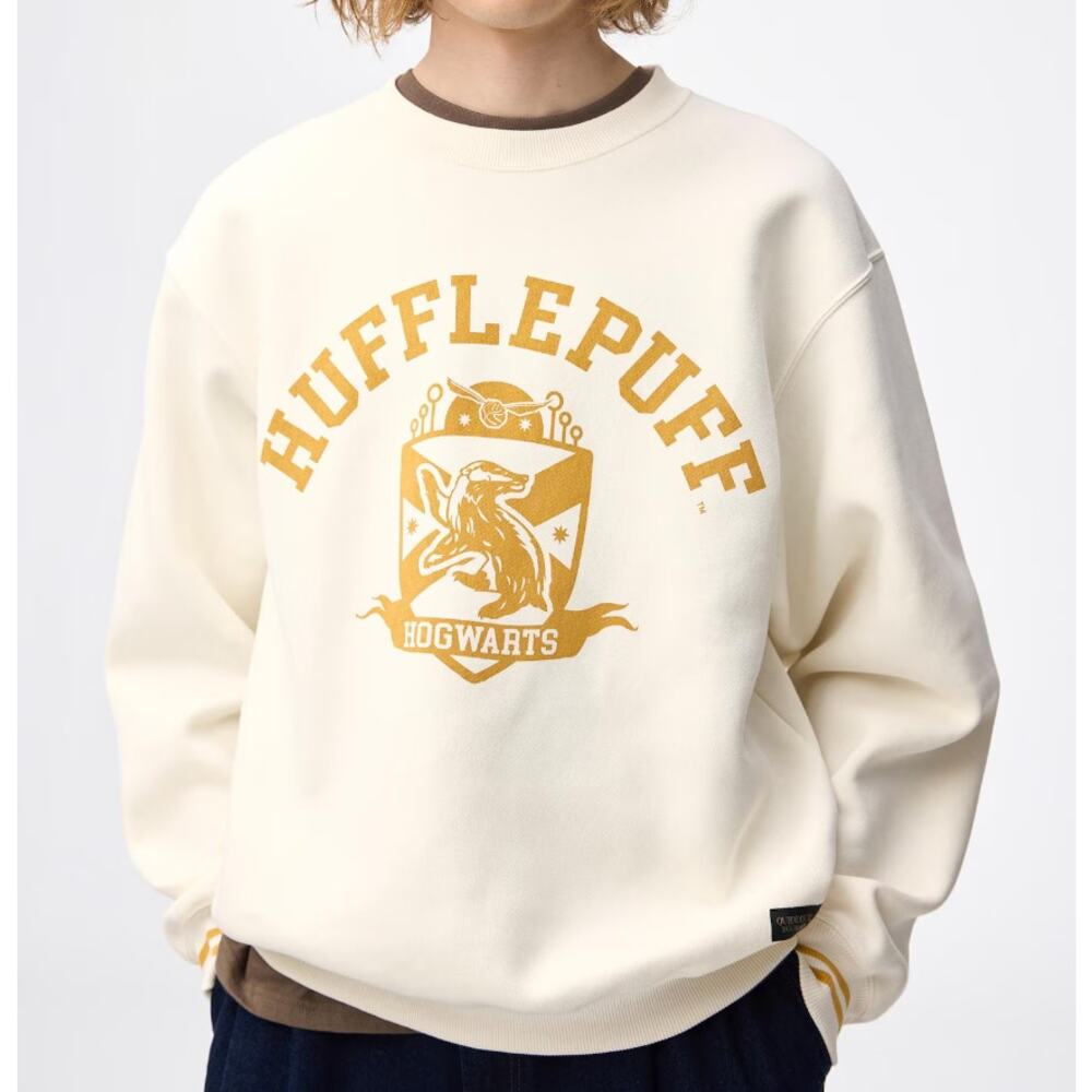 GU (Uniqlo) Harry Potter Hufflepuff Heavy Weight Sweatshirt in Off White